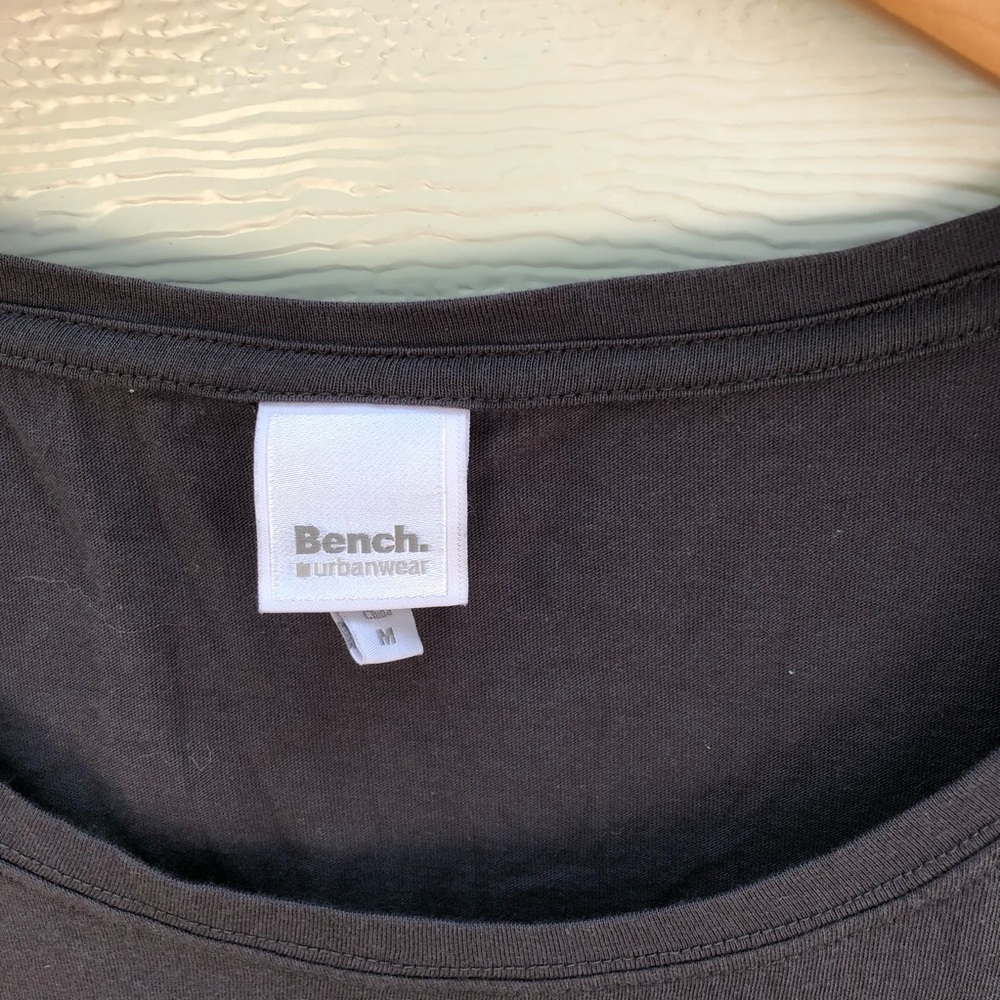 Bench tee - Picture 3 of 4